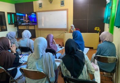 Kuliah Tamu Pendidikan Fisika FITK UNSIQ Bahas Pemanfaatan Potensi Lokal dalam Pembelajaran Fisika